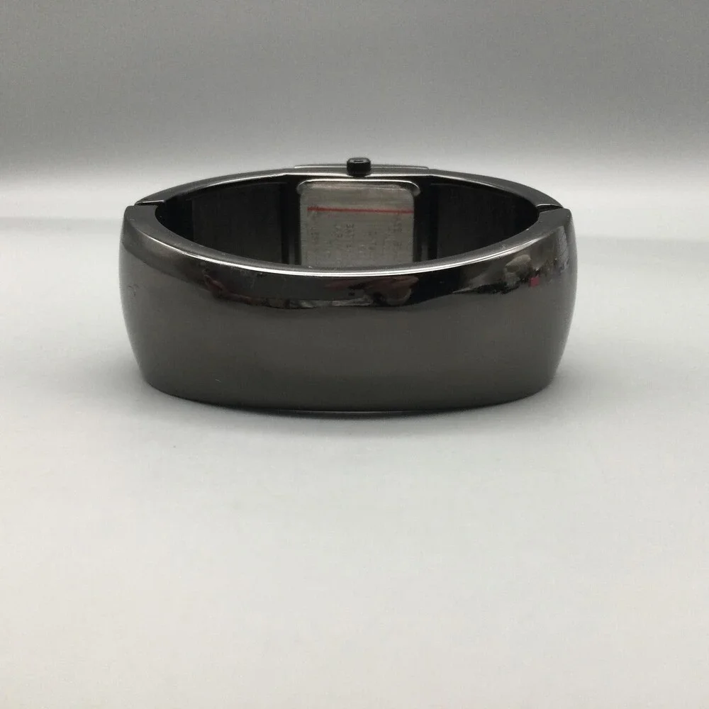 Valletta Womens Watch 31mm Silver Tone Faceted Bangle Bracelet New Battery 6.75